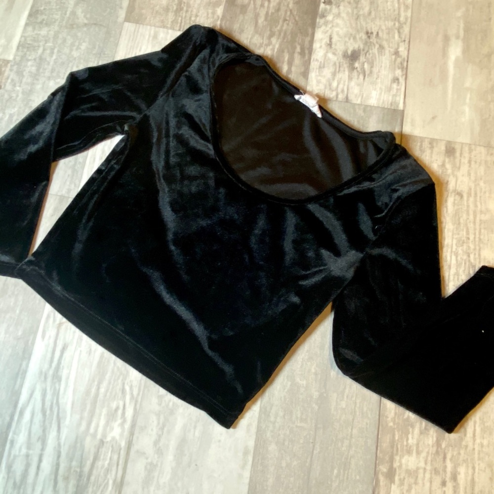 Velvet scoop neck crop top